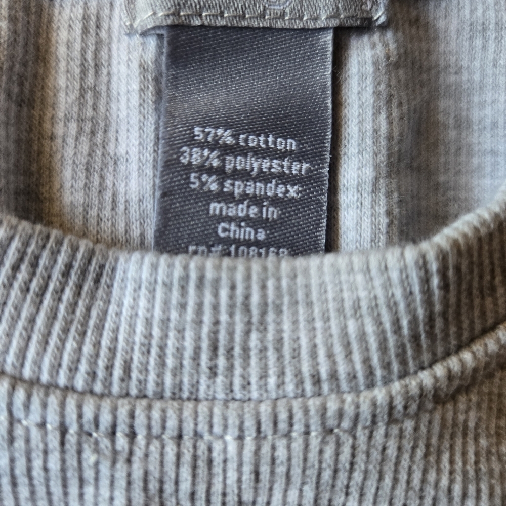 Gray Ribbed Tank Top - Picture 2 of 4